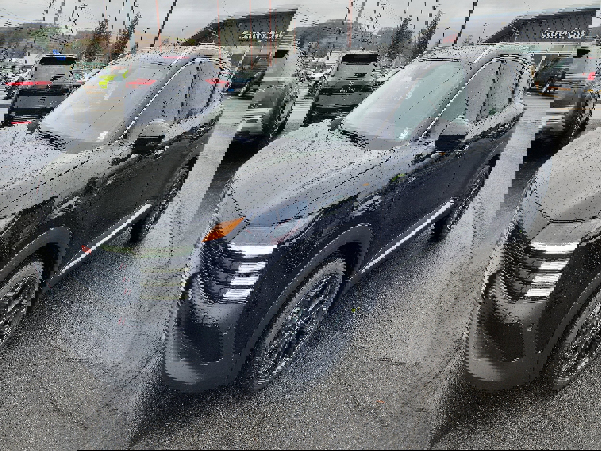 New 2026 Nissan Kicks SR image 4