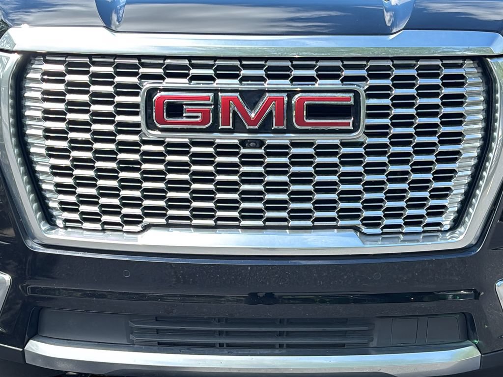 Used 2024 GMC Yukon Denali AWD/4WD image 9