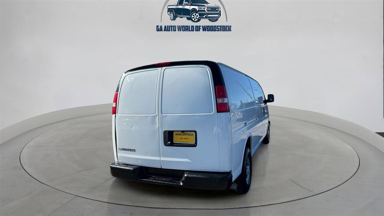 Used 2017 Chevrolet Express 3500 Extended image 5