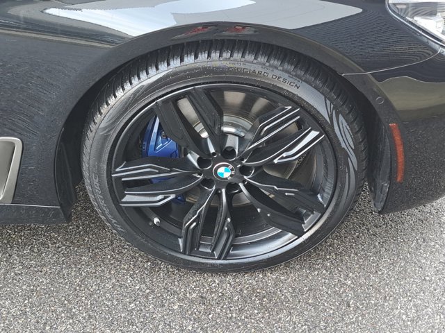 Used 2019 BMW M760i xDrive w/ Luxury Rear Seating Package image 7