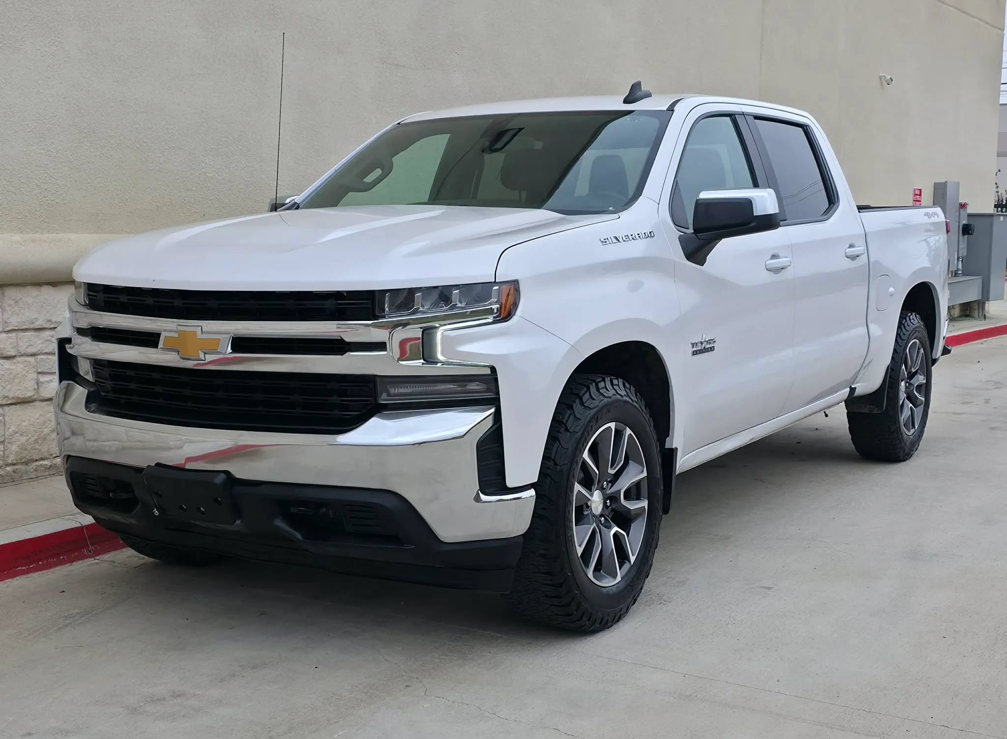 Used 2022 Chevrolet Silverado 1500 LT w/ Texas Edition Plus AWD/4WD image 8
