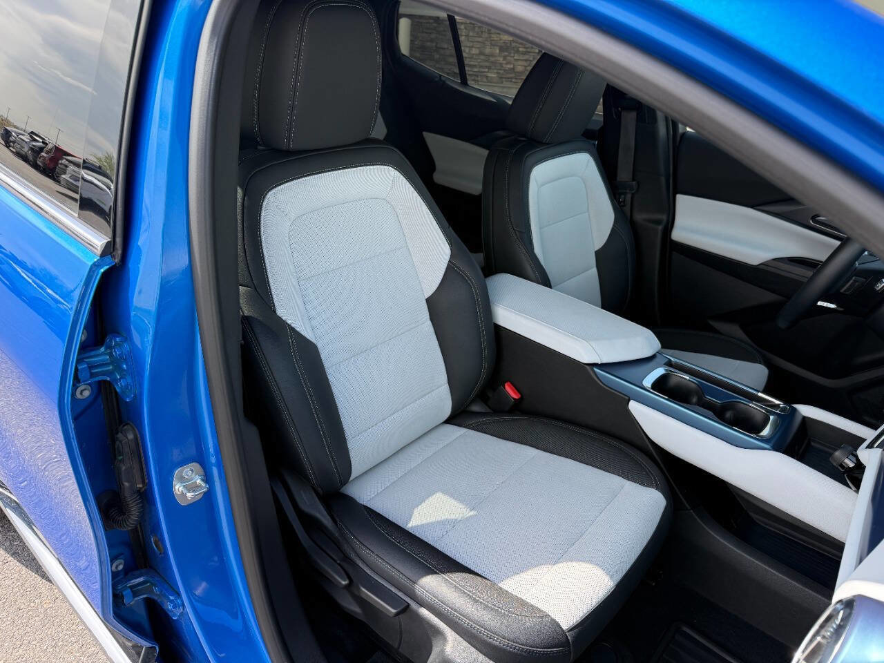 Used 2024 Chevrolet Equinox EV LT w/ LPO, All-Weather Mat Package image 11