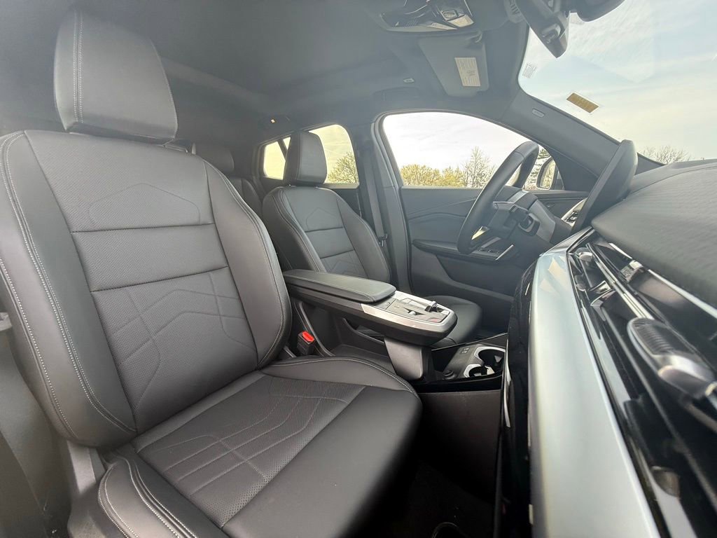 Used 2025 BMW X2 xDrive28i image 32