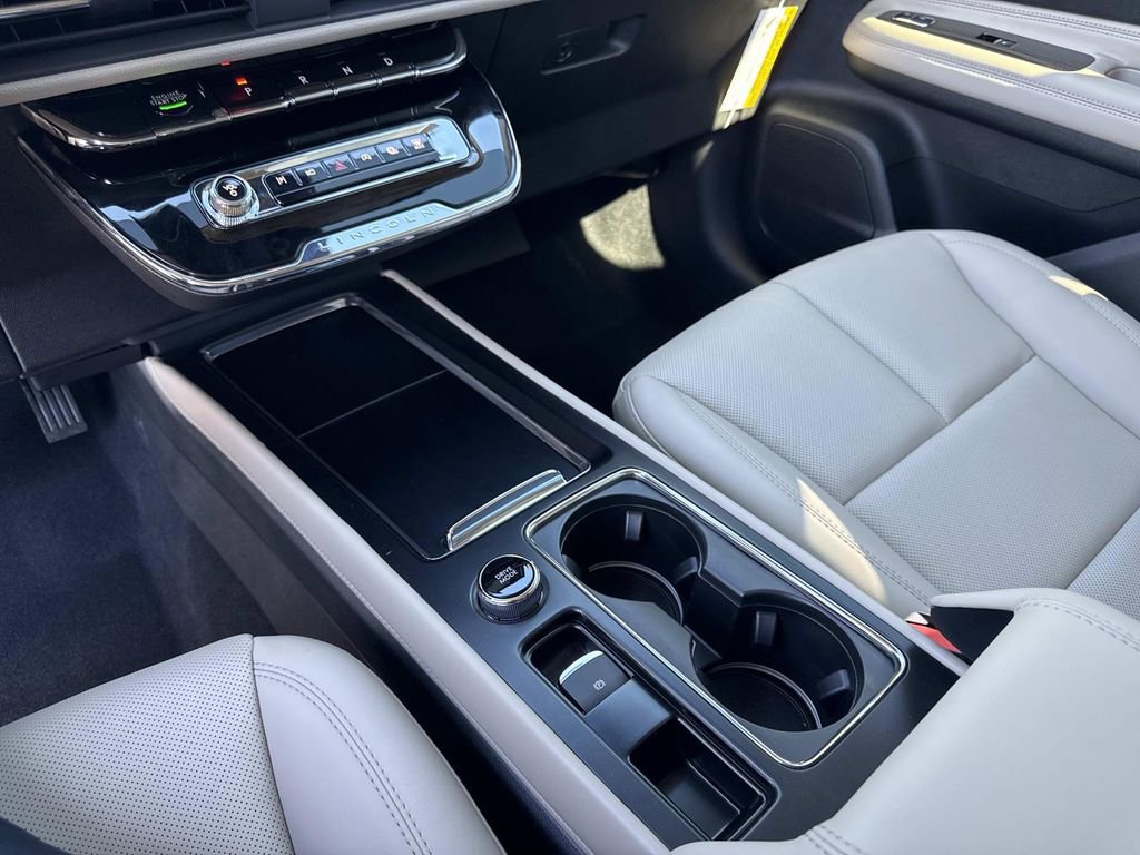 New 2026 Lincoln Corsair Premiere image 25