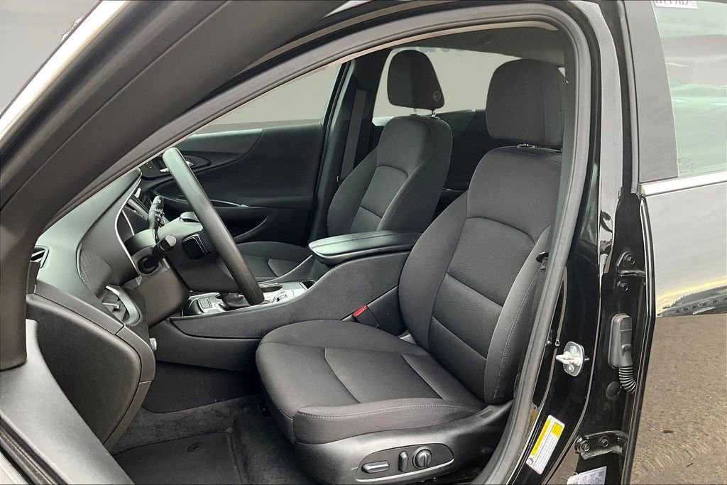 Used 2024 Chevrolet Malibu LT image 19