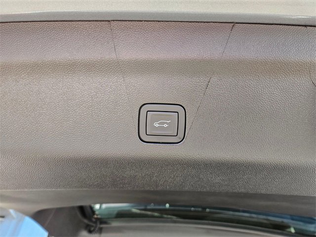 New 2025 GMC Yukon Elevation image 12