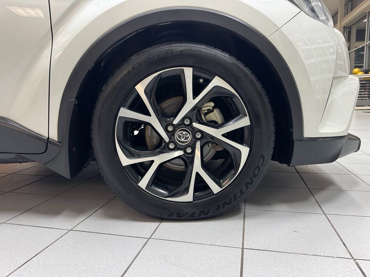Used 2018 Toyota C-HR XLE image 57
