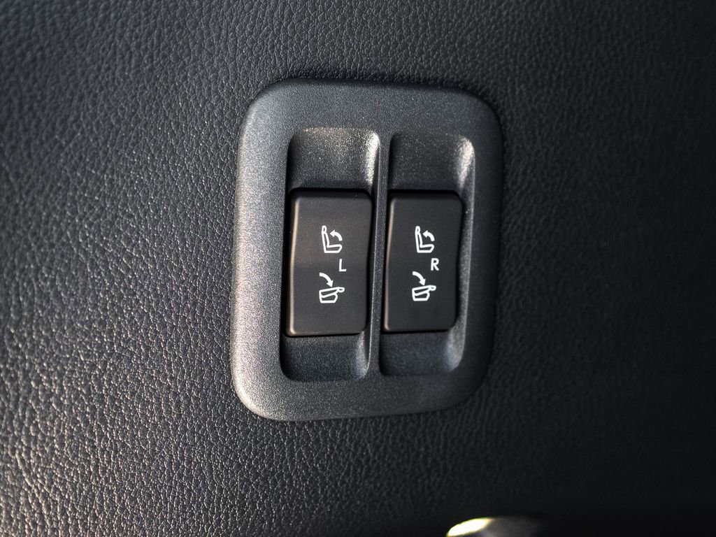 New 2026 Lexus TX 500h AWD image 40