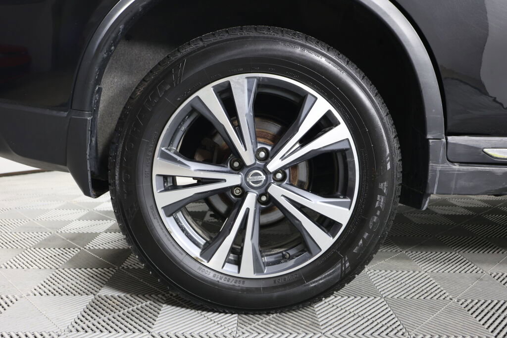 Used 2017 Nissan Rogue SL image 7