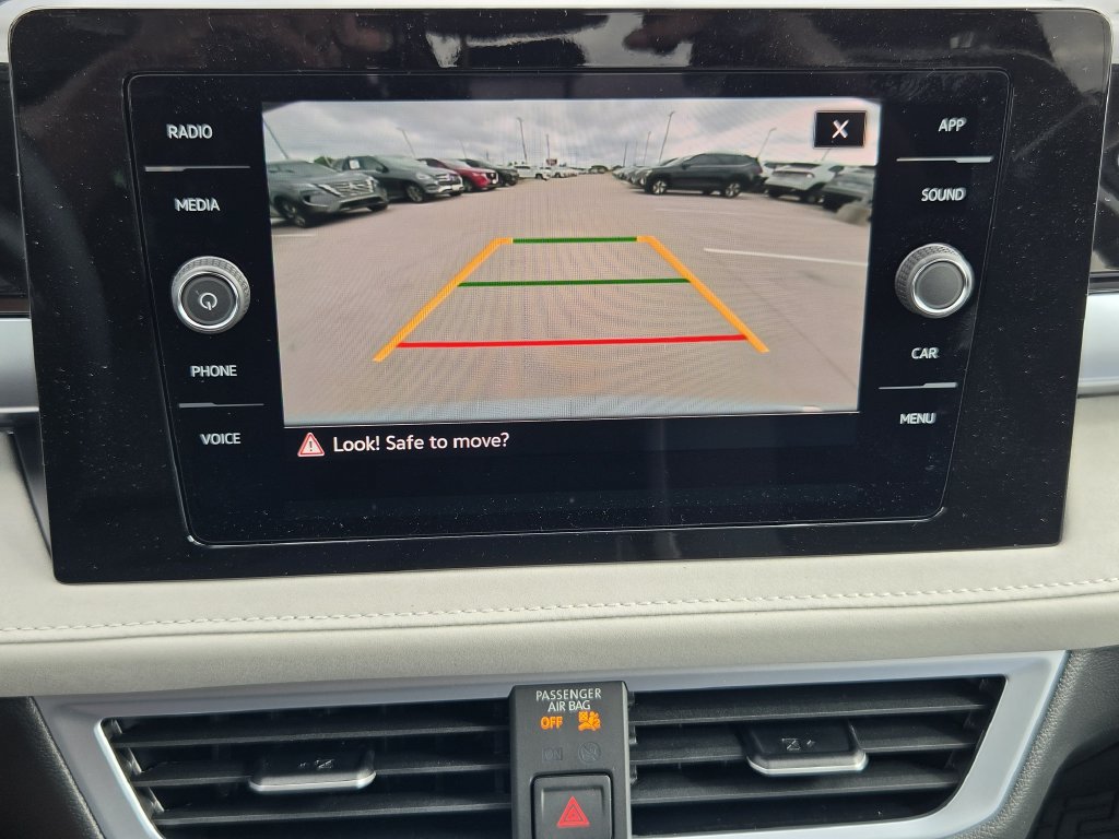 New 2027 Volkswagen Taos SE FWD image 16