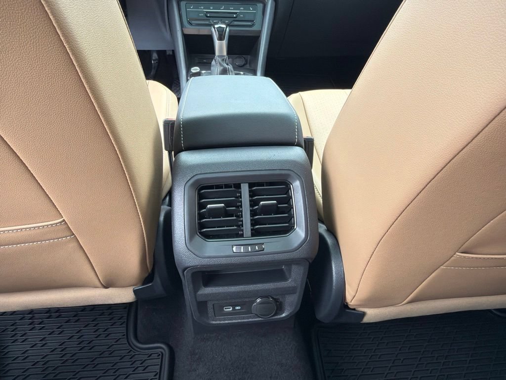 Certified 2023 Volkswagen Tiguan SE w/ Panoramic Sunroof Package FWD image 23