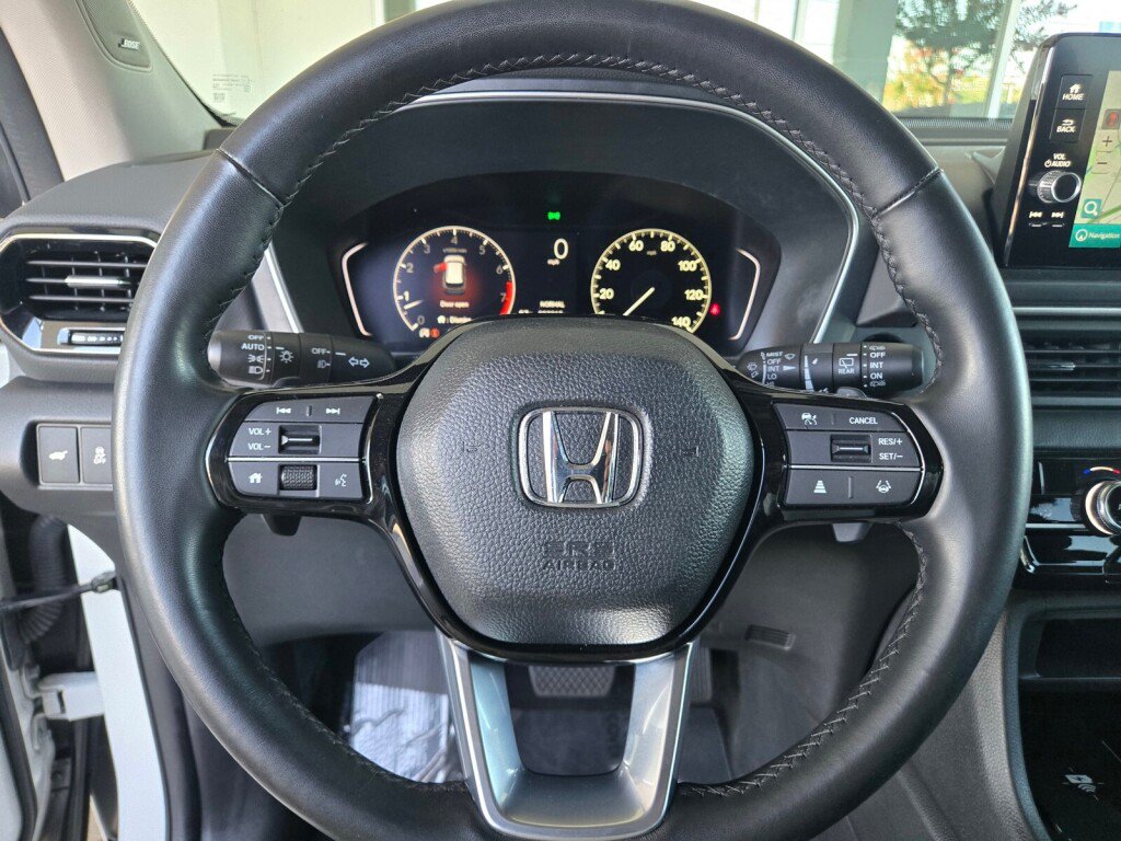 Certified 2023 Honda Pilot Touring image 25