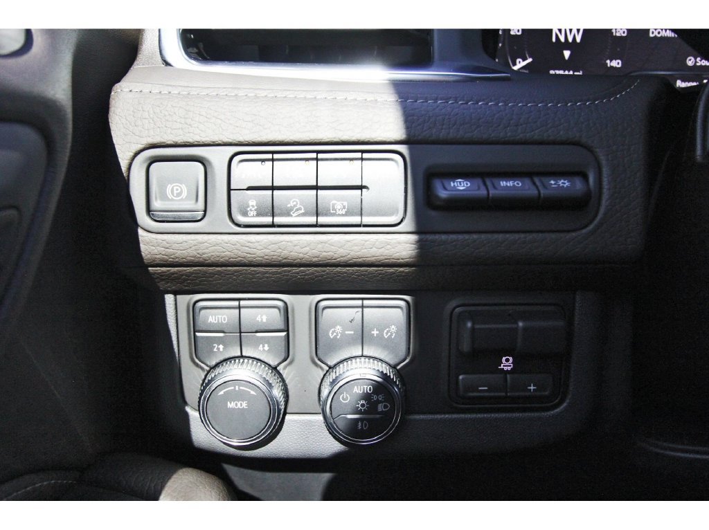 Used 2024 GMC Yukon Denali AWD/4WD image 19