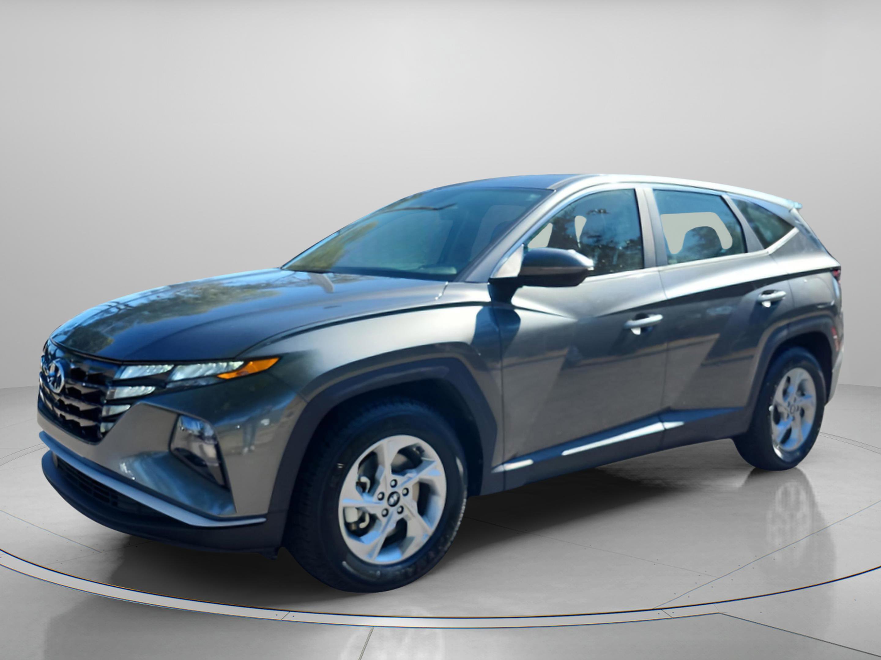 Used 2022 Hyundai Tucson SE image 1