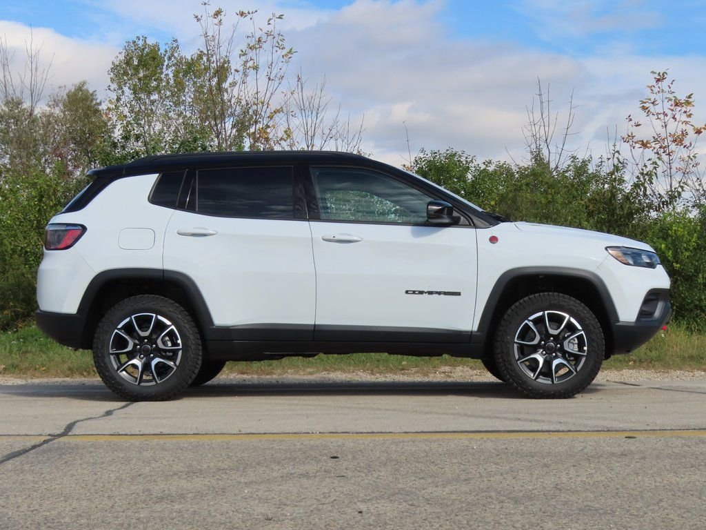 New 2026 Jeep Compass Trailhawk w/ Sun, Sound & Navigation Group image 2