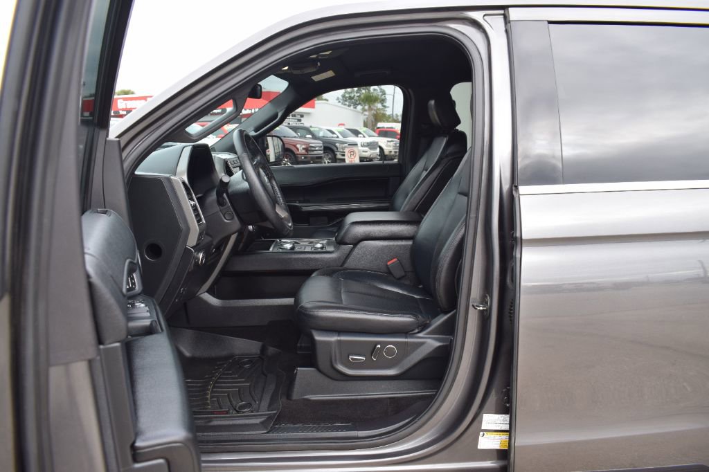 Used 2018 Ford Expedition XLT w/ Equipment Group 202A image 7