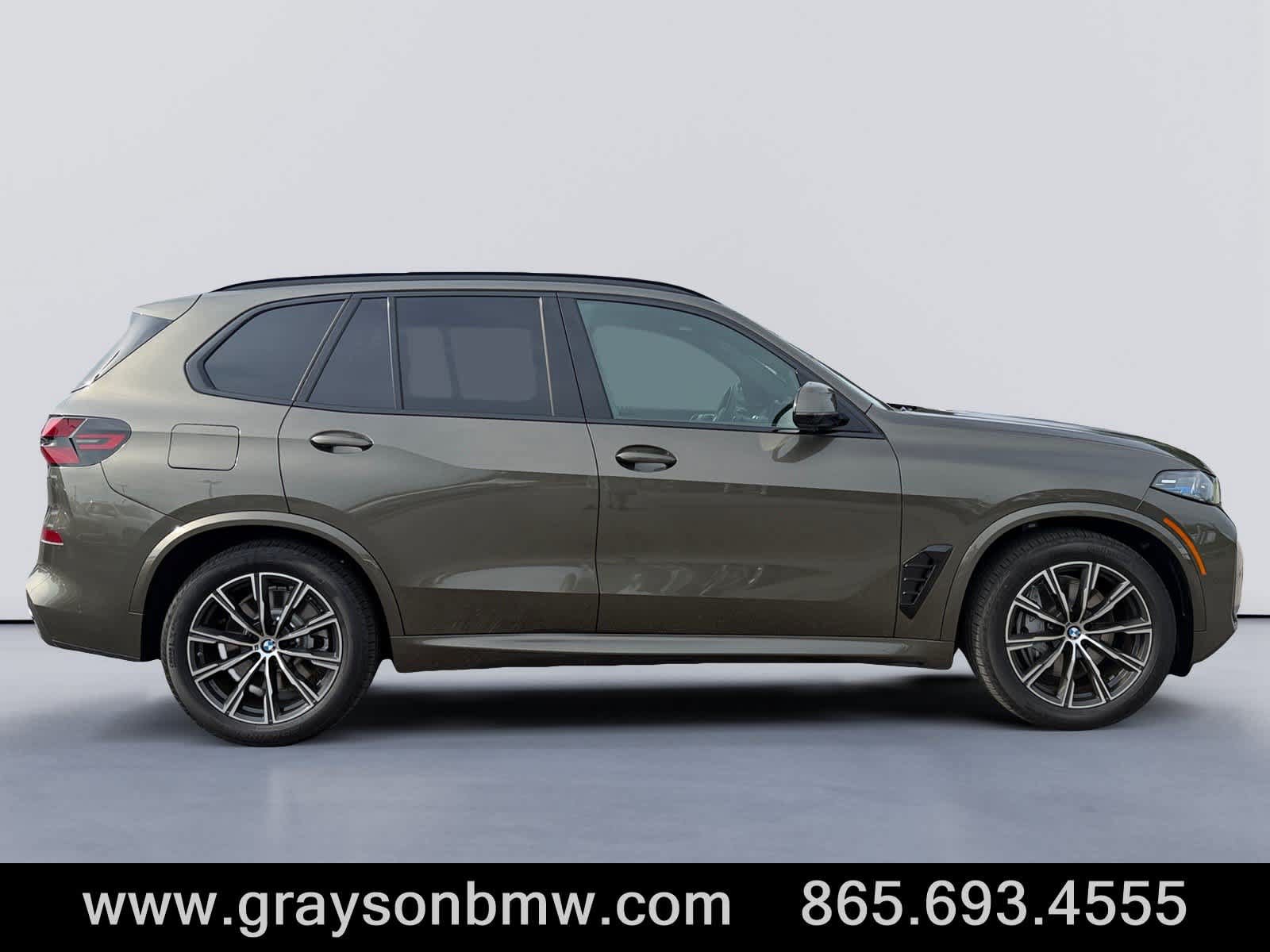 Used 2026 BMW X5 xDrive50e w/ M Sport Package AWD/4WD image 2