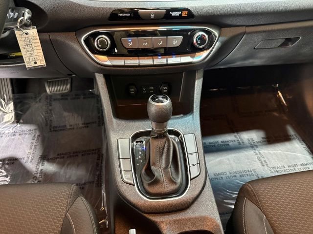 Used 2018 Hyundai Elantra GT FWD image 23