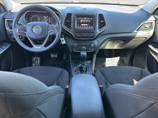 Used 2019 Jeep Cherokee Latitude w/ Popular Appearance Group FWD image 20