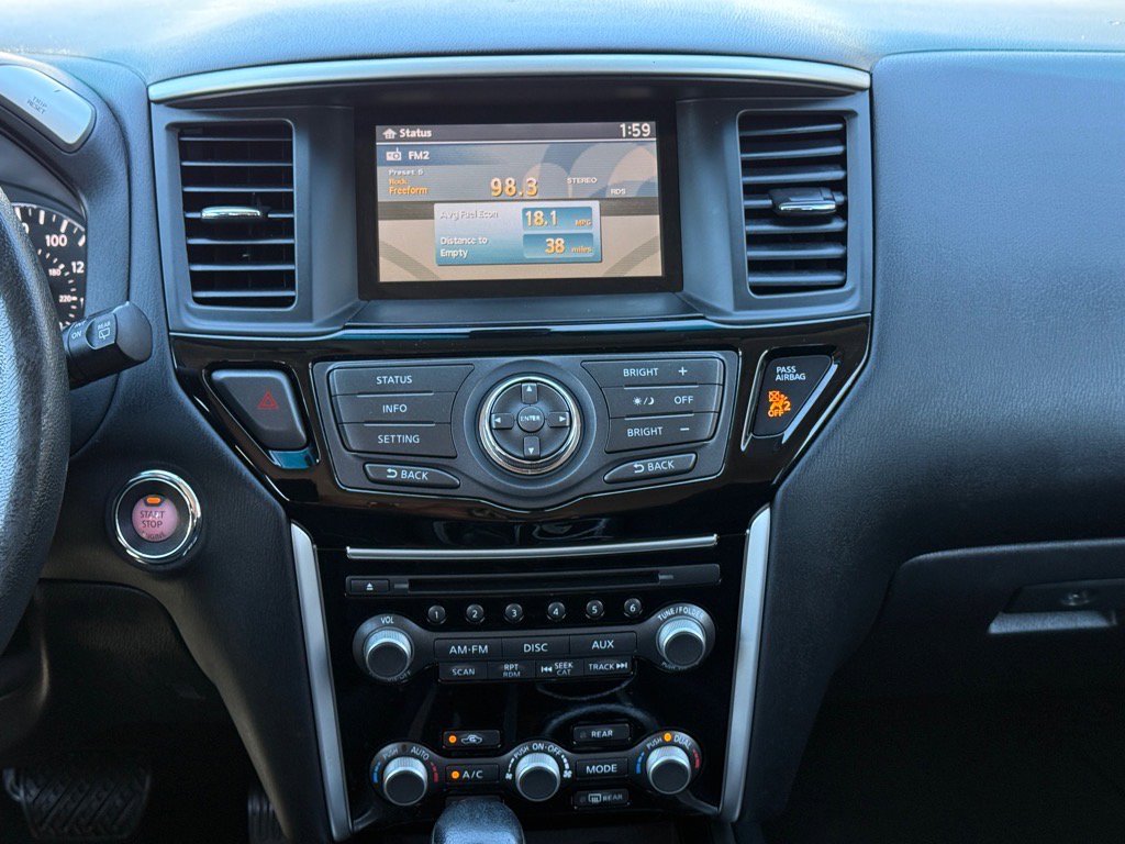 Used 2016 Nissan Pathfinder SV image 22