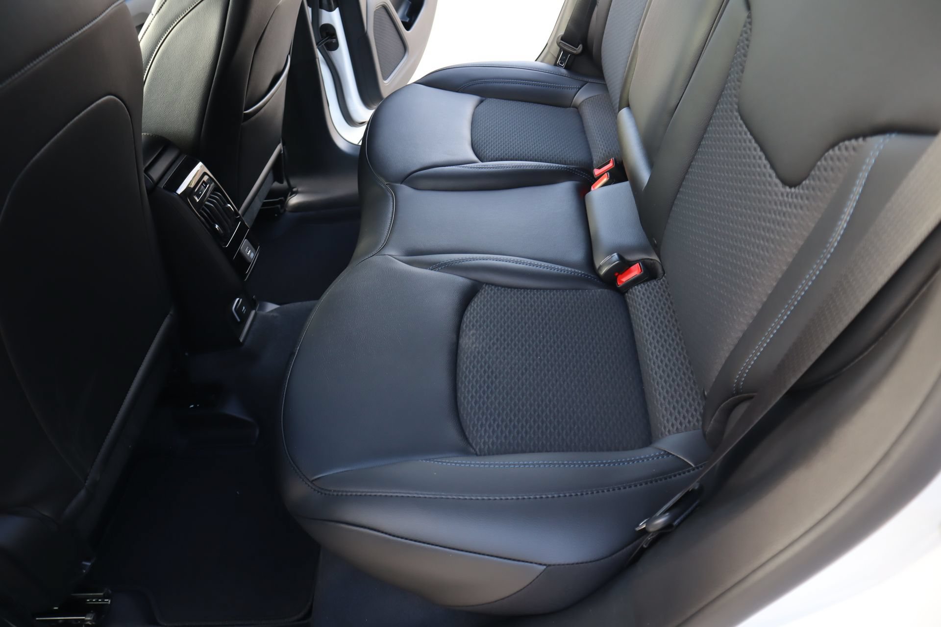 New 2026 Jeep Compass Latitude AWD/4WD image 12
