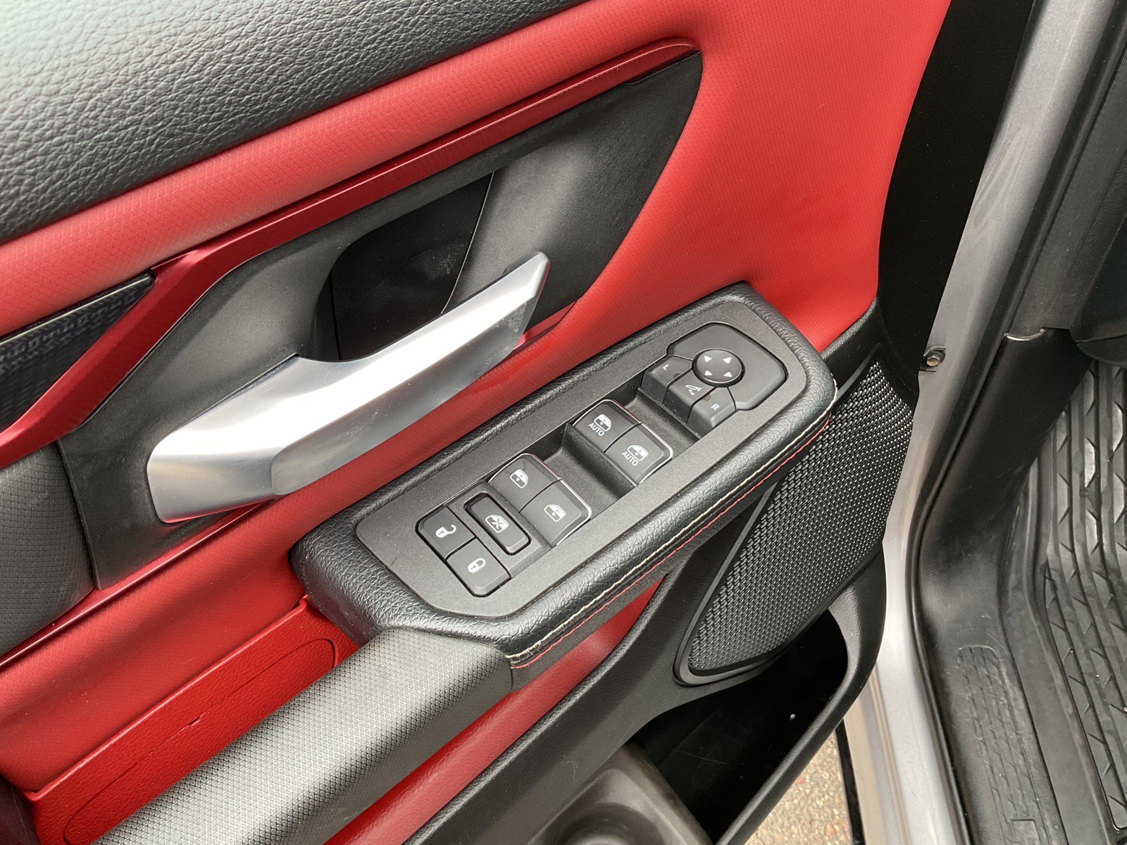 Used 2025 RAM 1500 Rebel AWD/4WD image 22