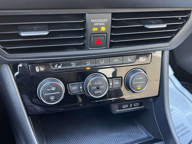 Certified 2021 Volkswagen Jetta R-Line w/ R-Line Cold Weather Package image 30