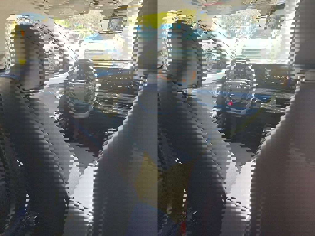 New 2026 Kia K4 LXS image 13