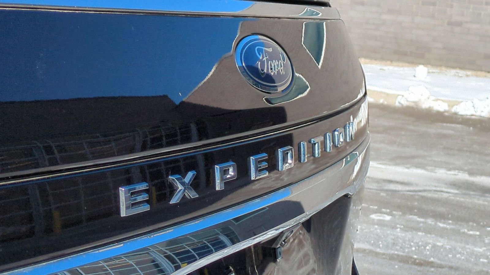 Used 2023 Ford Expedition Limited image 12