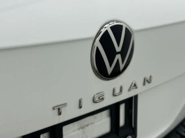 Used 2023 Volkswagen Tiguan SEL R-Line AWD/4WD image 20