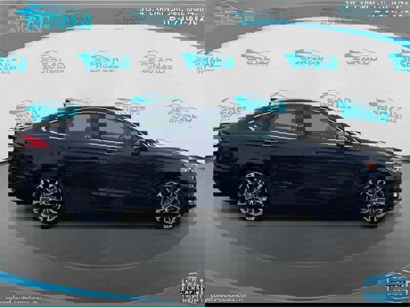 Used 2019 Ford Fusion Titanium image 5