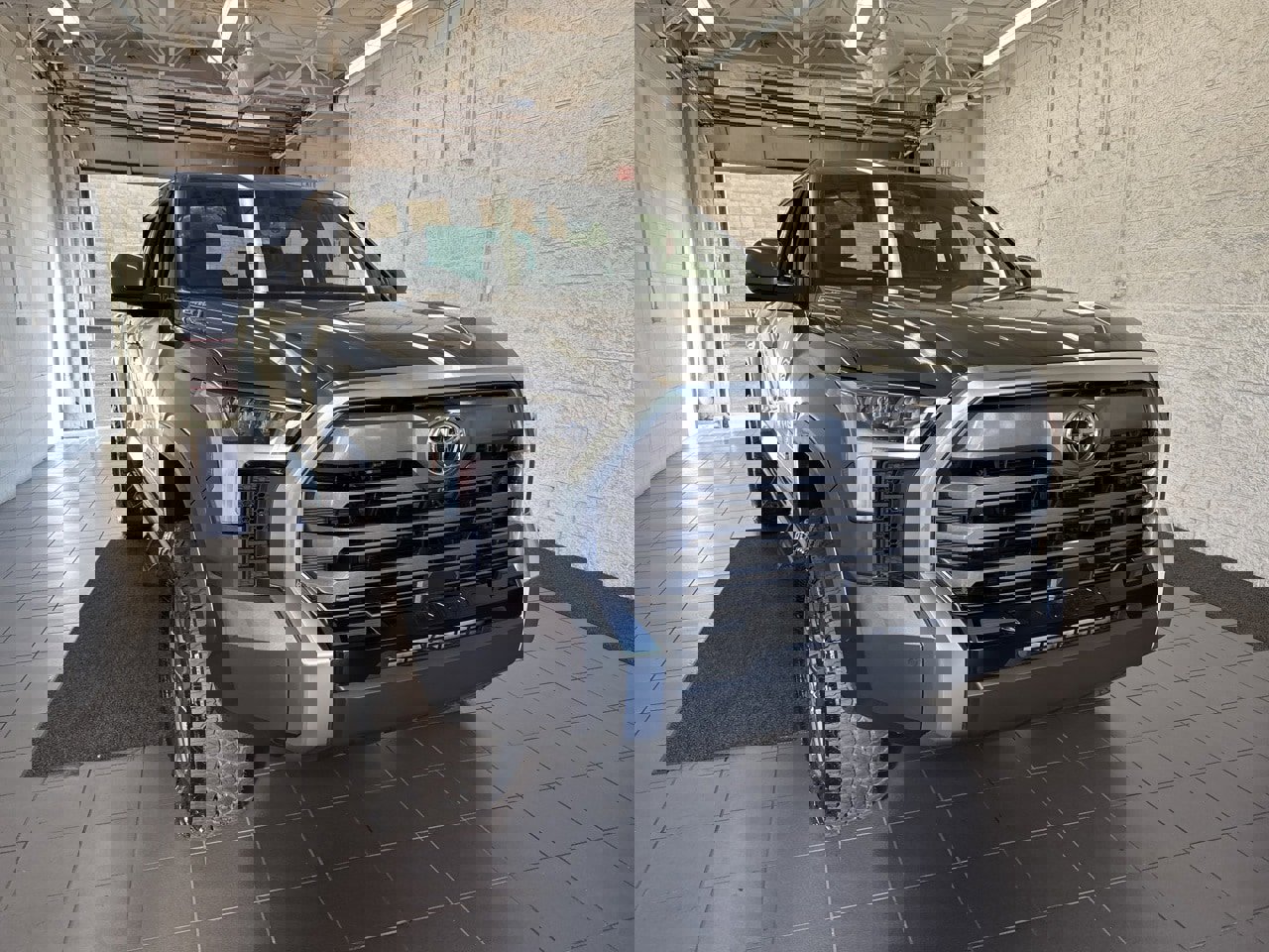 Used 2025 Toyota Tundra Limited image 2
