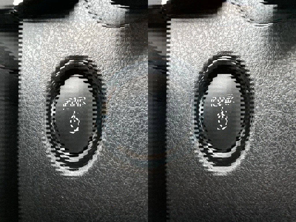 Certified 2025 Toyota Camry SE image 18