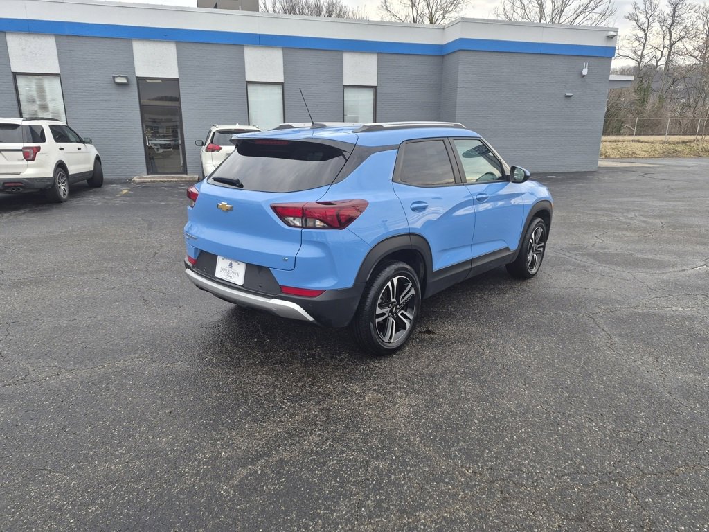 Used 2024 Chevrolet TrailBlazer LT w/ LT Cold Weather Package image 3