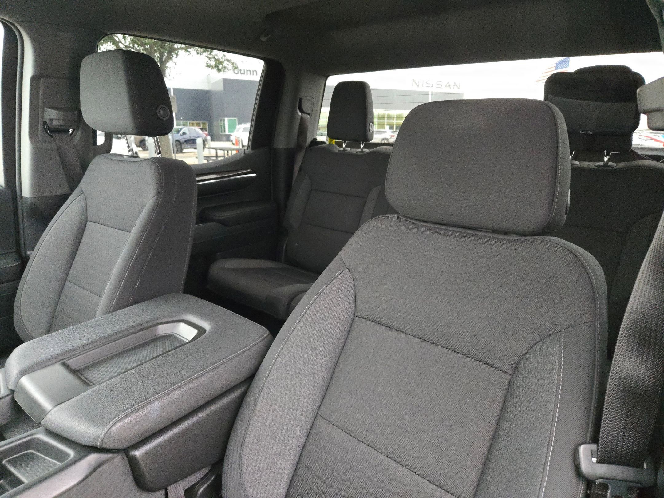 Used 2024 Chevrolet Silverado 1500 LT image 9