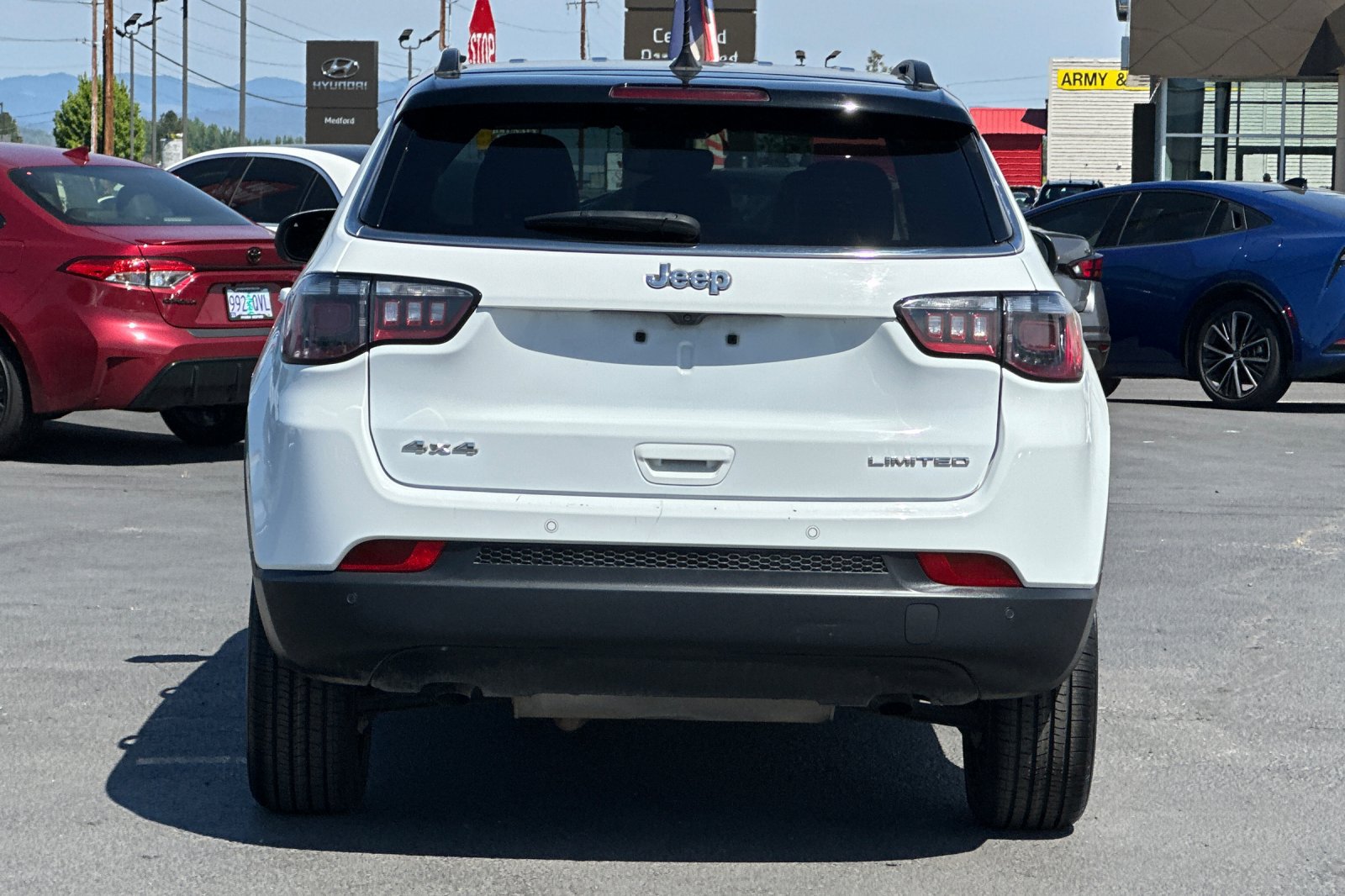 Used 2025 Jeep Compass Limited AWD/4WD image 5