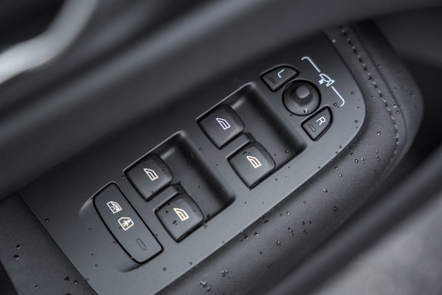 New 2026 Volvo XC60 B5 Ultra w/ Protection Package Premier image 36