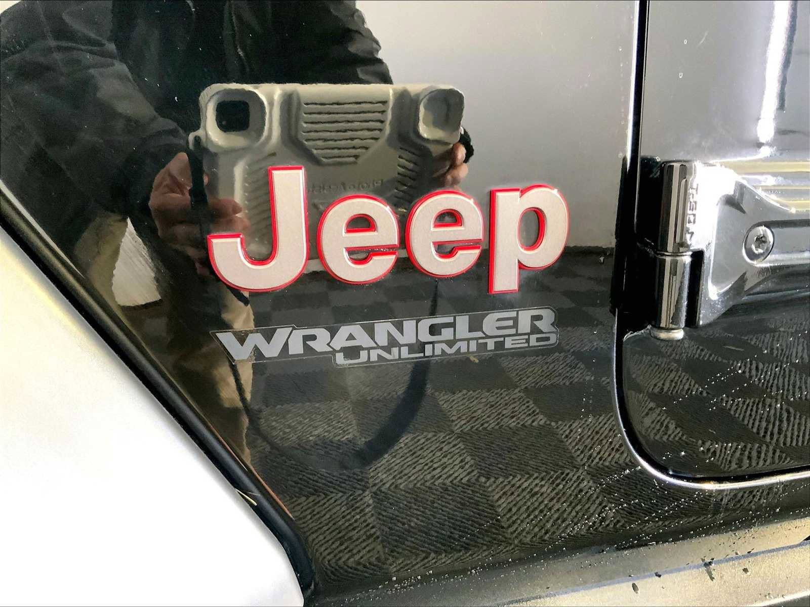 Used 2020 Jeep Wrangler Unlimited Rubicon w/ Dual Top Group image 35