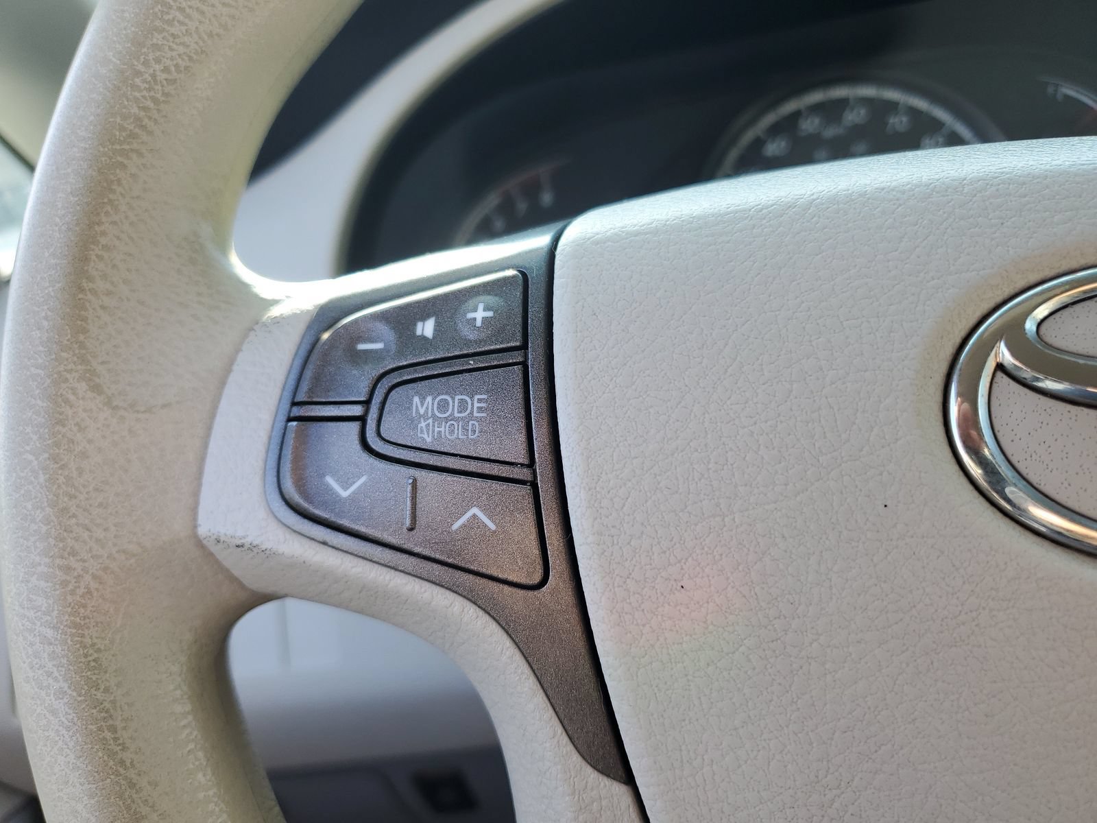 Used 2011 Toyota Sienna LE w/ Towing Pkg FWD image 21