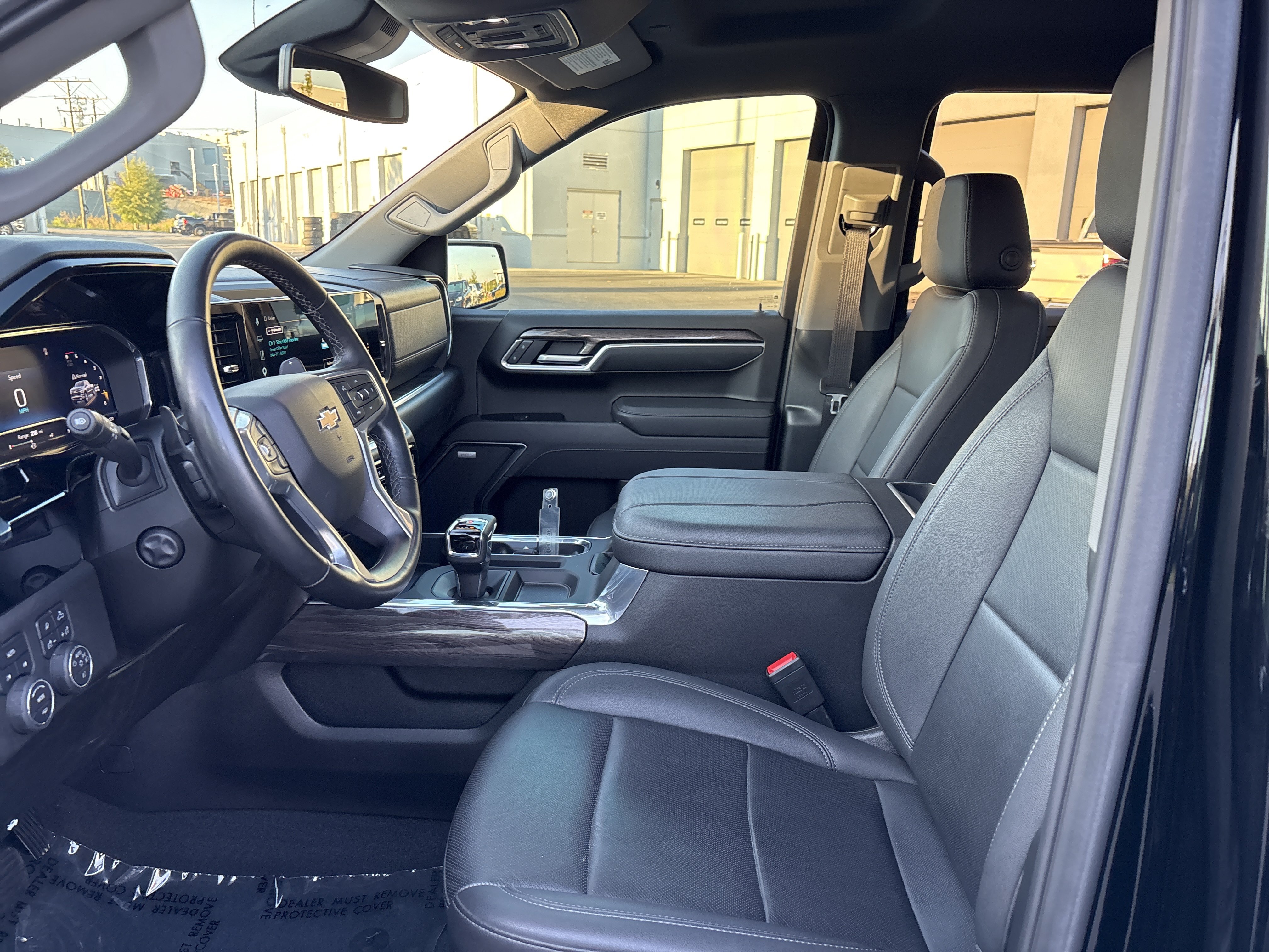 Used 2025 Chevrolet Silverado 1500 LTZ w/ LTZ Convenience Package II AWD/4WD image 18