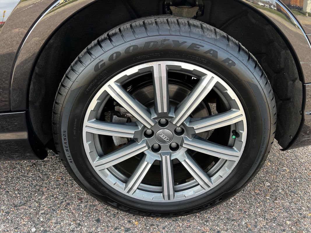 Used 2018 Audi Q7 3.0T Premium Plus w/ Premium Plus Package image 45