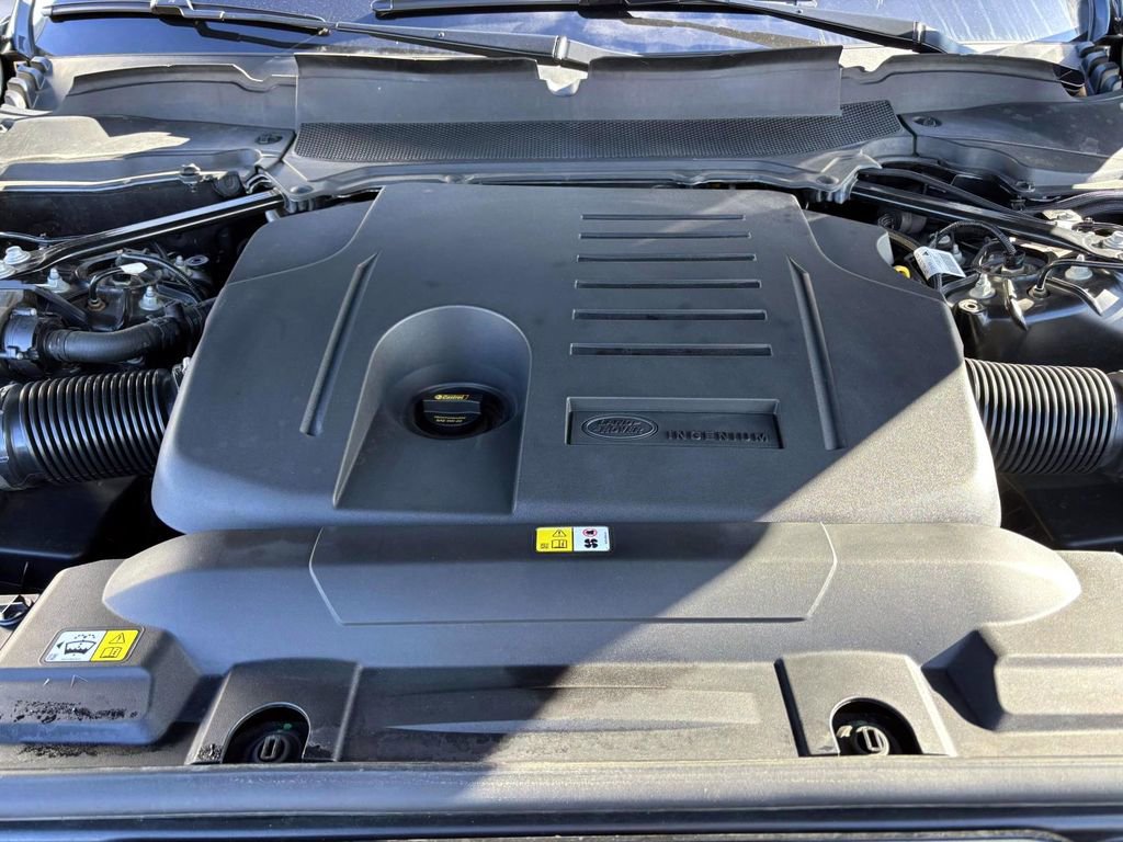 Used 2020 Land Rover Range Rover Sport HST image 24