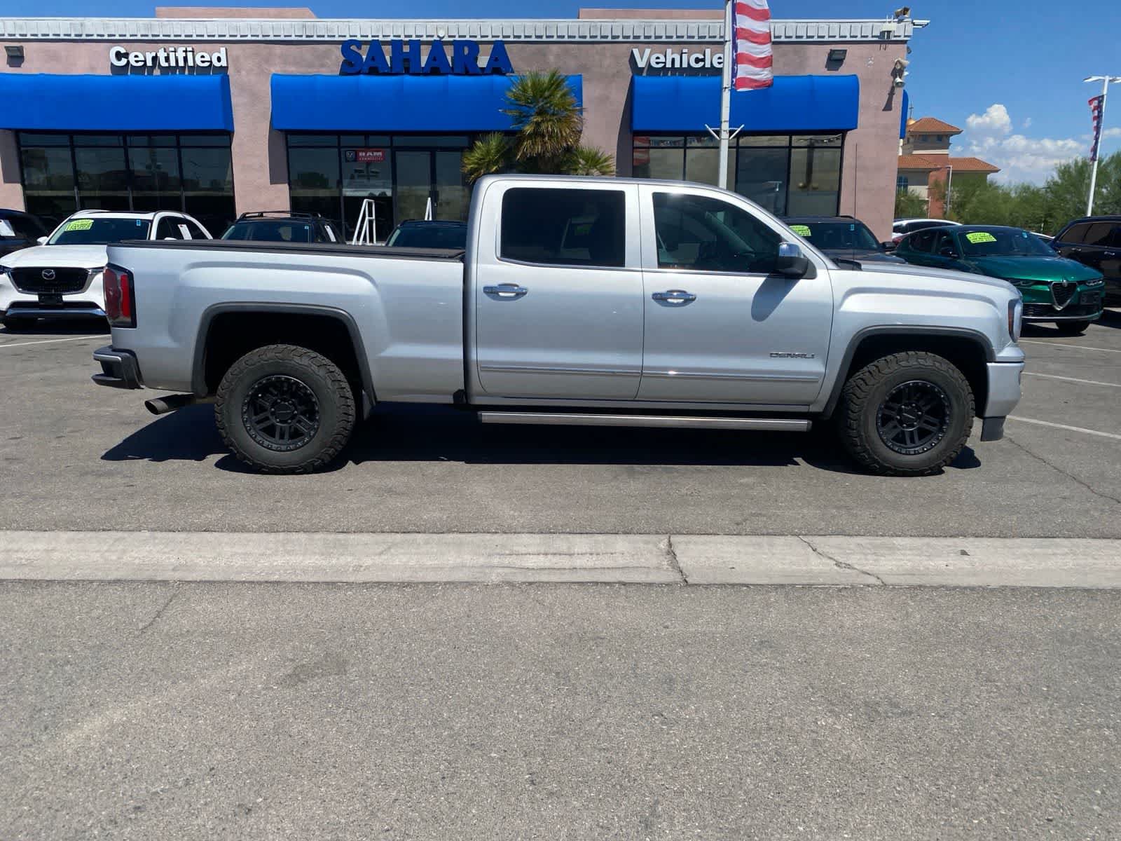 Used 2017 GMC Sierra 1500 Denali AWD/4WD image 4
