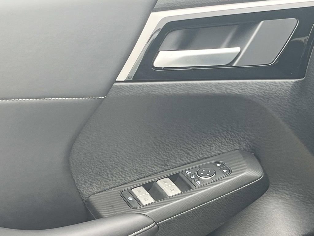 New 2026 Mitsubishi Outlander SE image 12