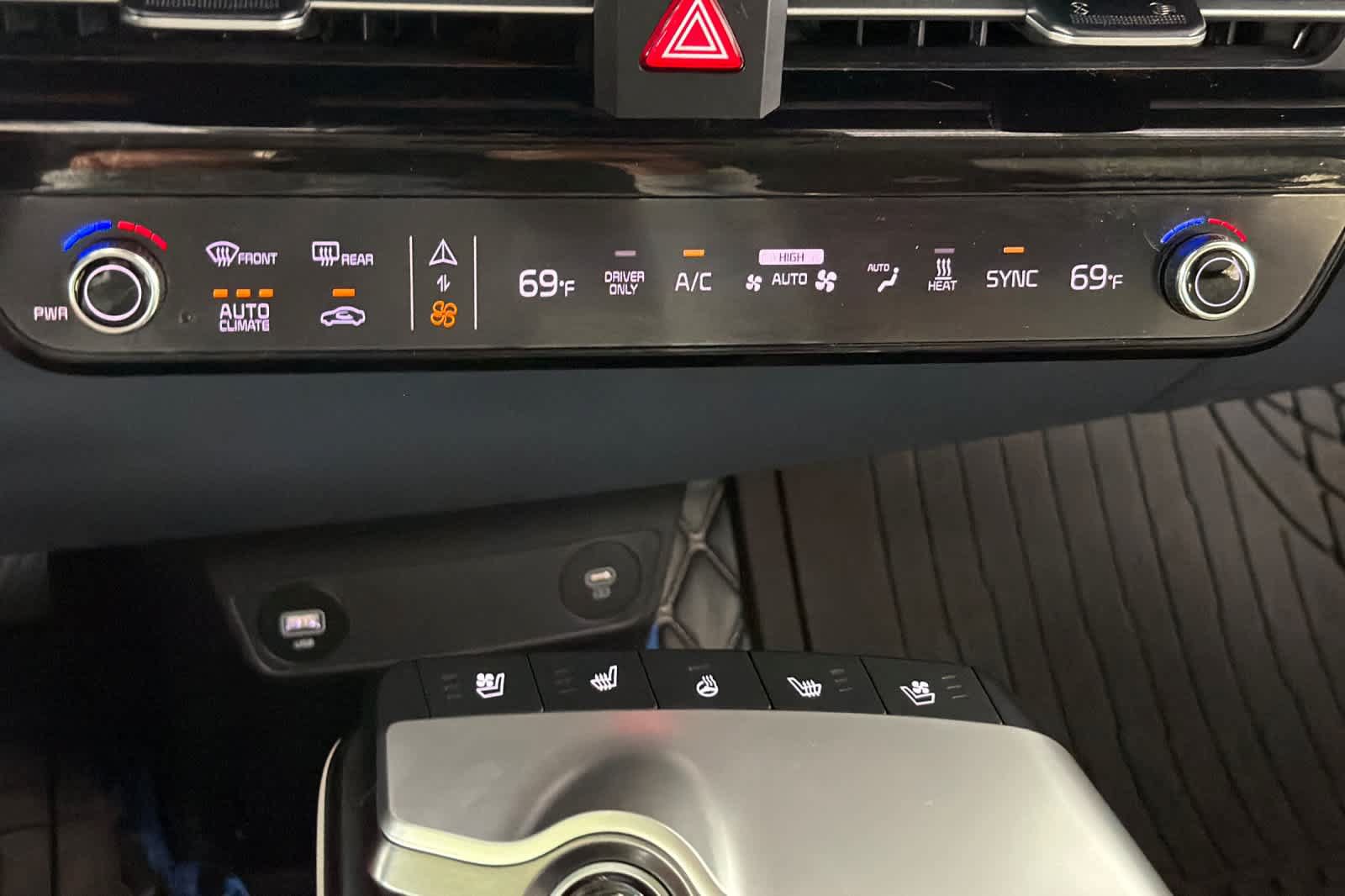 Used 2022 Kia EV6 Wind w/ Wind Technology Package AWD/4WD image 23