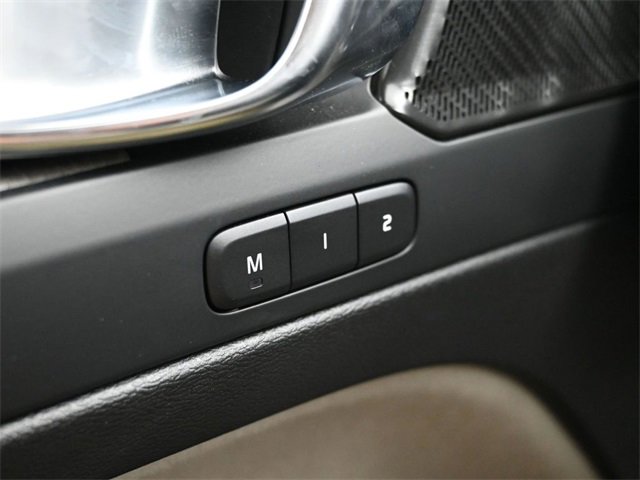 Used 2024 Volvo XC40 B5 Plus w/ Climate Package image 31