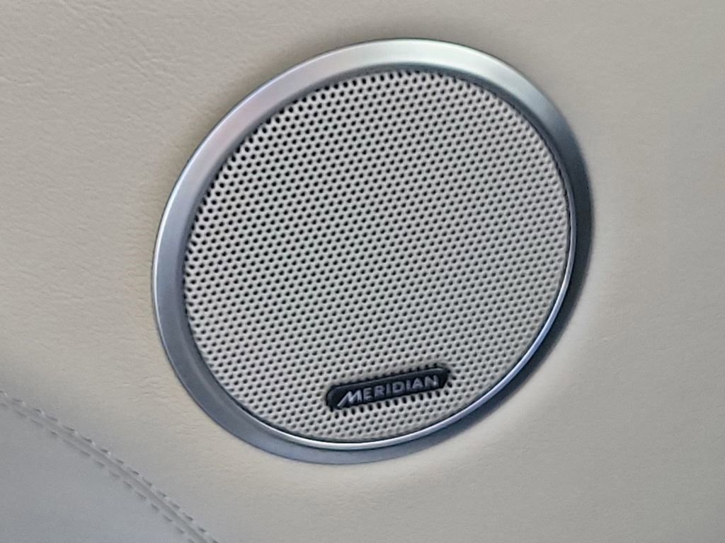 Used 2016 Land Rover Range Rover HSE image 31