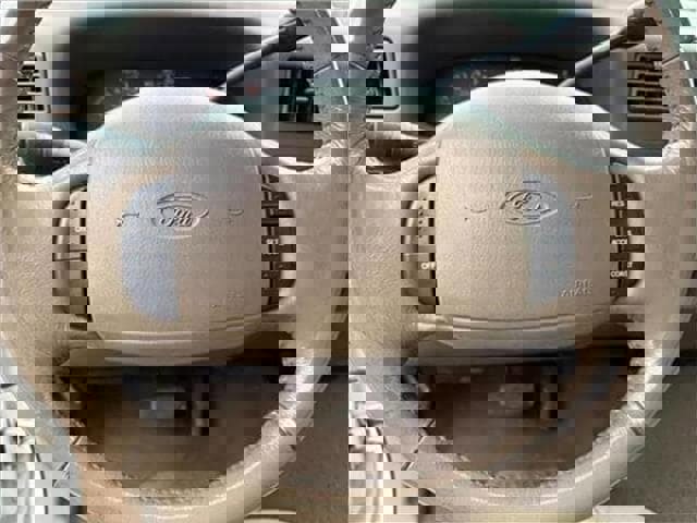 Used 2001 Ford F550 2WD Crew Cab Super Duty image 40