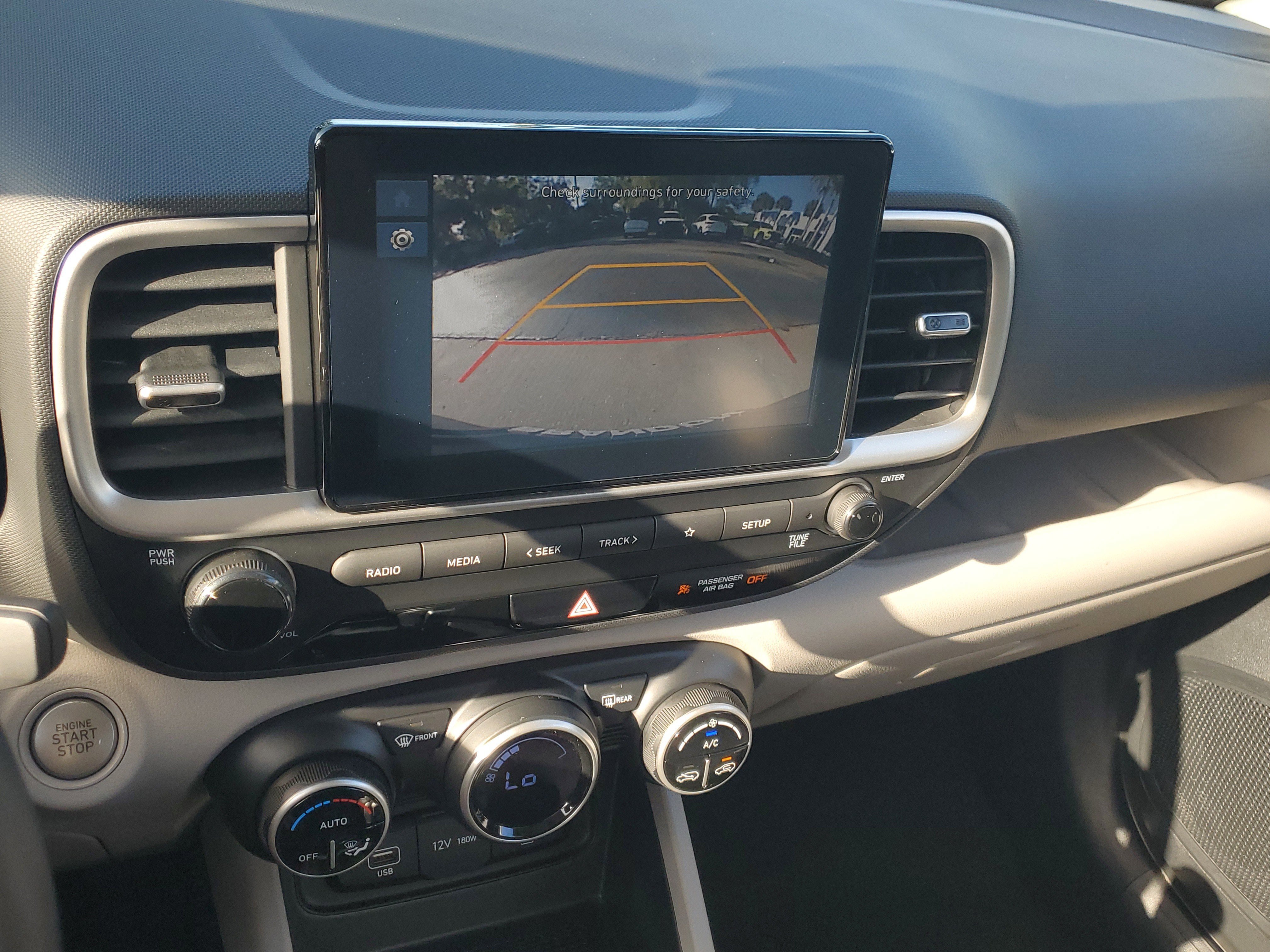 Used 2025 Hyundai Venue SEL FWD image 26