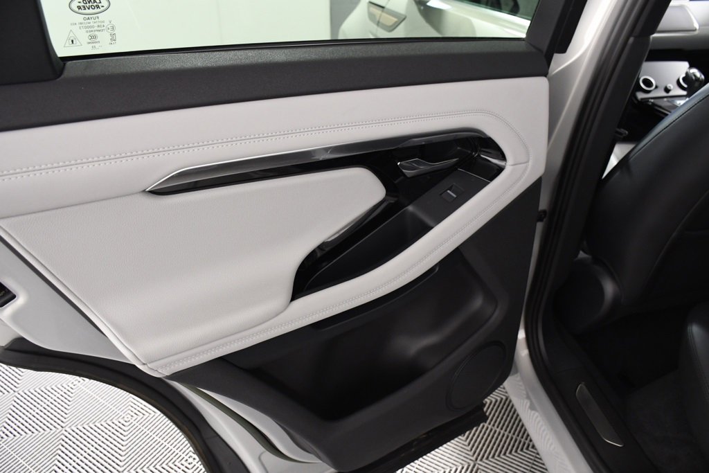 Used 2023 Land Rover Range Rover Evoque R-Dynamic SE image 26